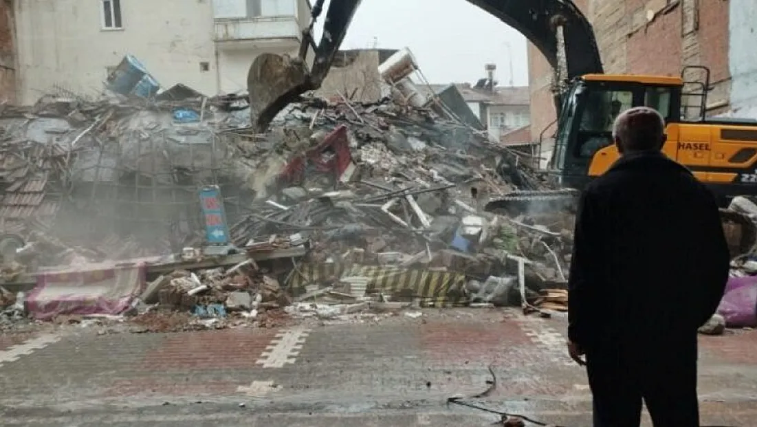 19 Kişinin Yaşamını Yitirdiği Ermeç Apartmanı Davası Ertelendi