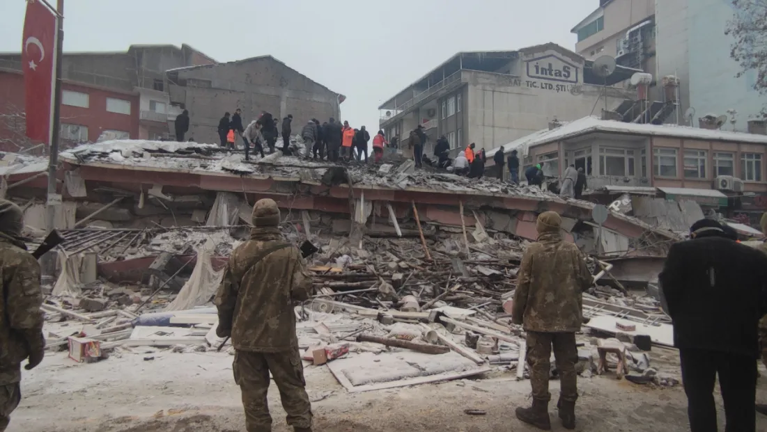 26 Kişinin Öldüğü Balanlı Apartmanı Çökmüş Davasında İki Kişi Tutuklandı