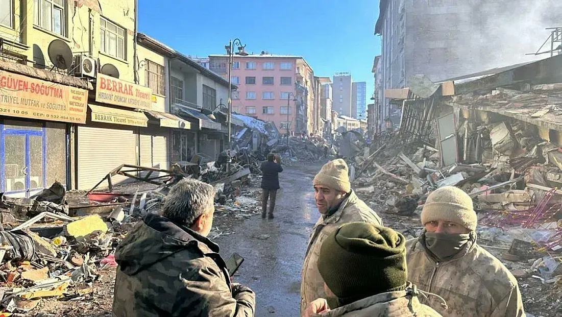 6 Şubat’ın Yıl Dönümünde Fendoğlu’ndan Duygusal Mesaj: “Bazı Saatler Hep O Sabahta Kalır”