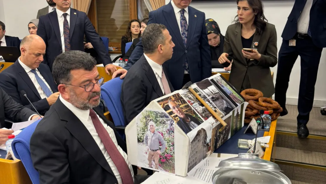 Ağbaba, 'Emekli Taş Kaynatıyor'