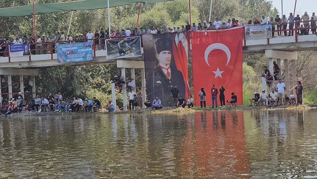 Aşağıseyit’te 853 Yıllık Gelenek: Koyunlar Menderes’i Geçti