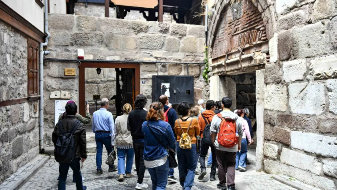 Başkentin ulus tarihine ışık tutan 'Miras Şantiye Gezileri' devam ediyor