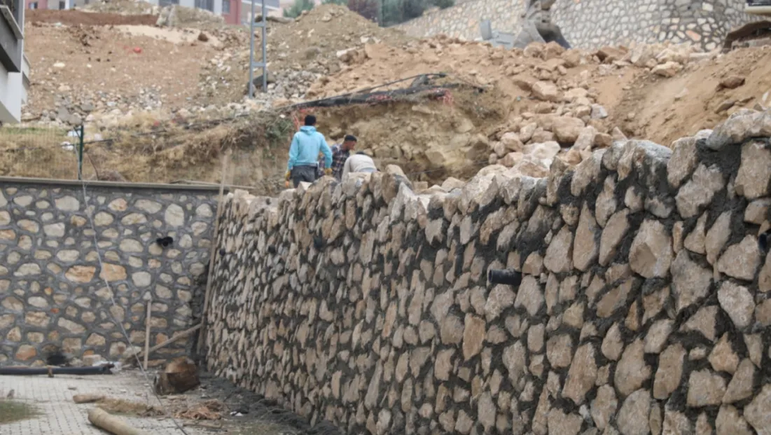 Battalgazi Belediyesi’nden Altyapı ve Kaldırım Çalışmalarında Yoğun Mesai