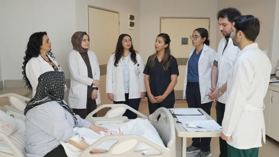 “Doç. Dr. Lezan Keskin: ‘Diyabet Tüm Vücudu Etkileyen Kronik Bir Hastalıktır’”