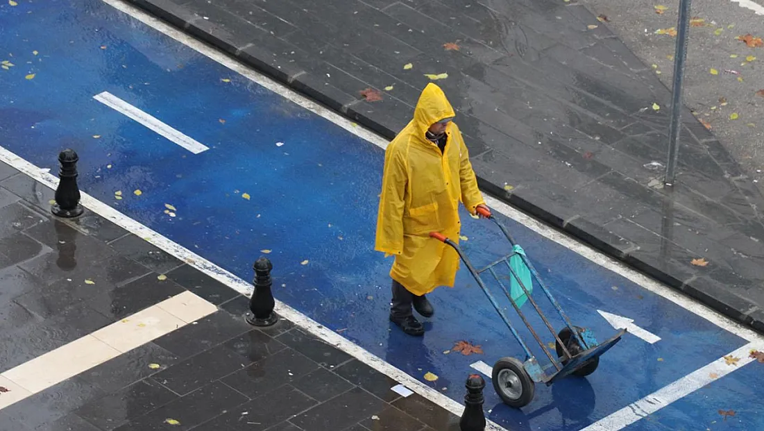 Ege, Batı Akdeniz ve İç Anadolu'da kuvvetli yağış ve fırtına bekleniyor