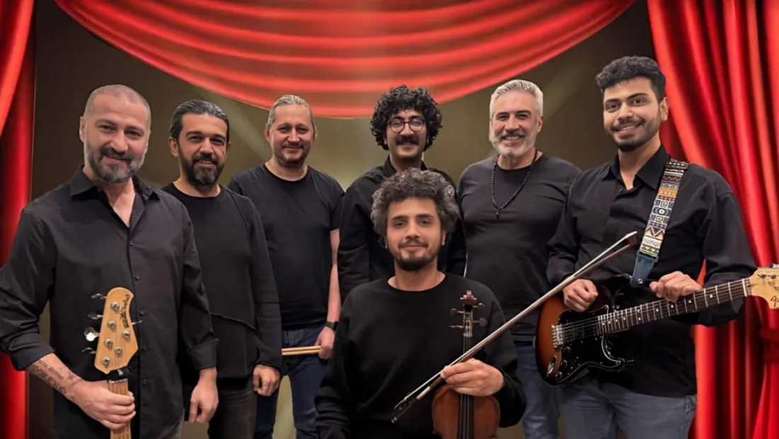 Hayri Akbudak’tan Sınırları Aşan Performans: Latin’den Caz’a Çok Sesli Konser