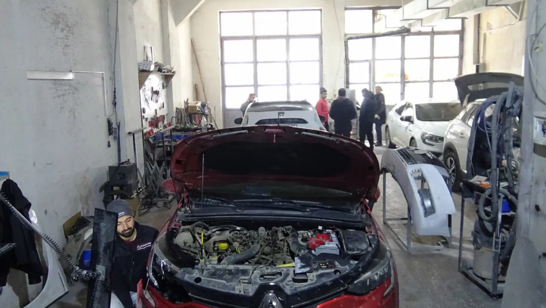 Kaportacılarda yağış mesaisi: talepler katlandı