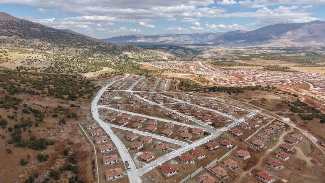 Malatya’da Deprem Sonrası Yeniden İnşa Güçlü Koordinasyonla Sürüyor