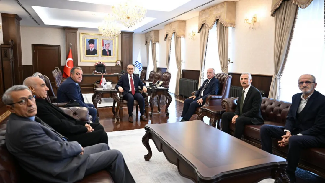 Malatya’da Emeklilerden Vali Yavuz’a Çıkarma: “Valimiz Kent İçin Bir Şans”