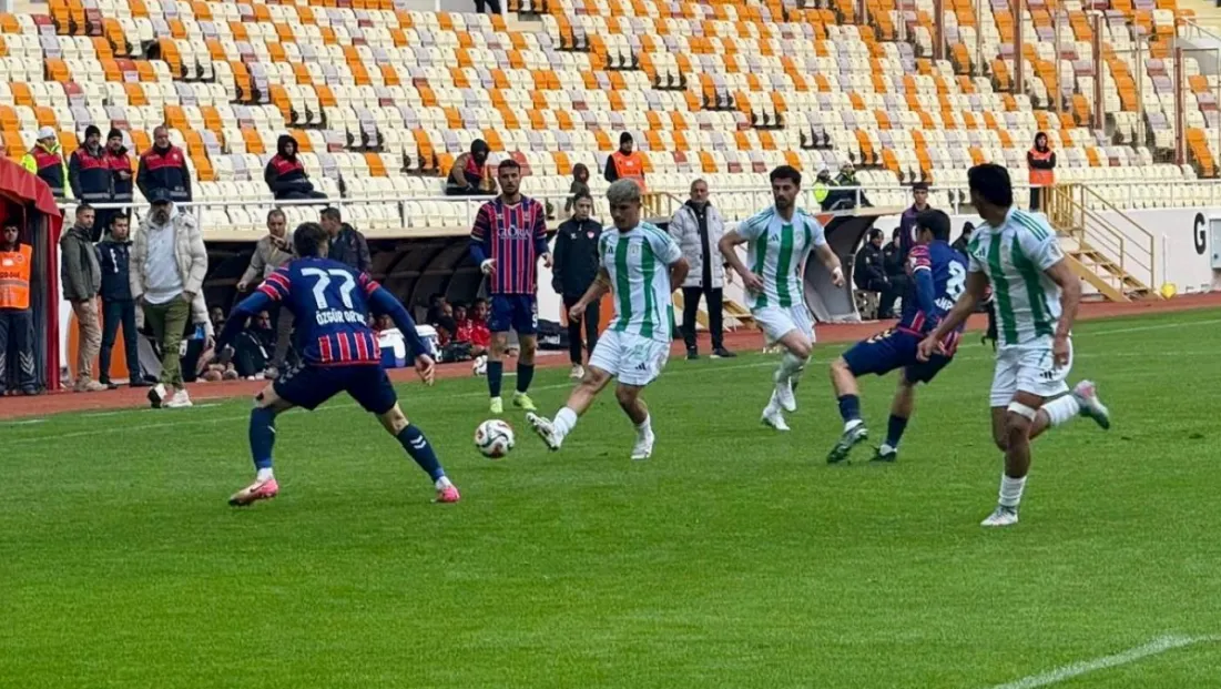 Malatya Yeşilyurtspor 9 Kişi Kalan Rakibini 1-0 Mağlup Etti