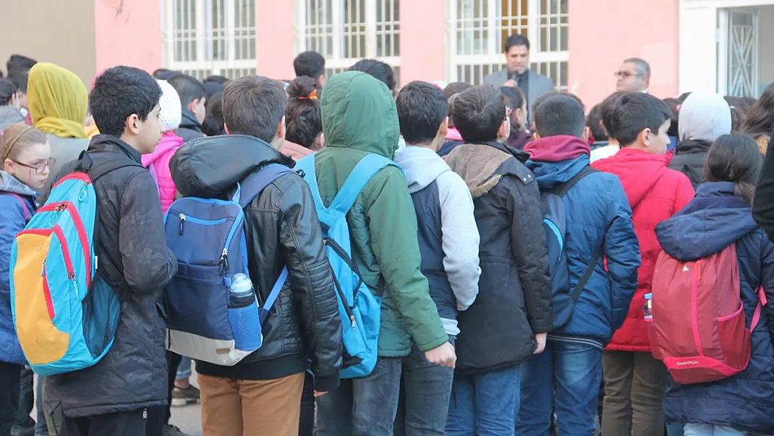 Okullarda İkinci Dönem Zili Çaldı: Gözler LGS ve YKS Tarihlerinde