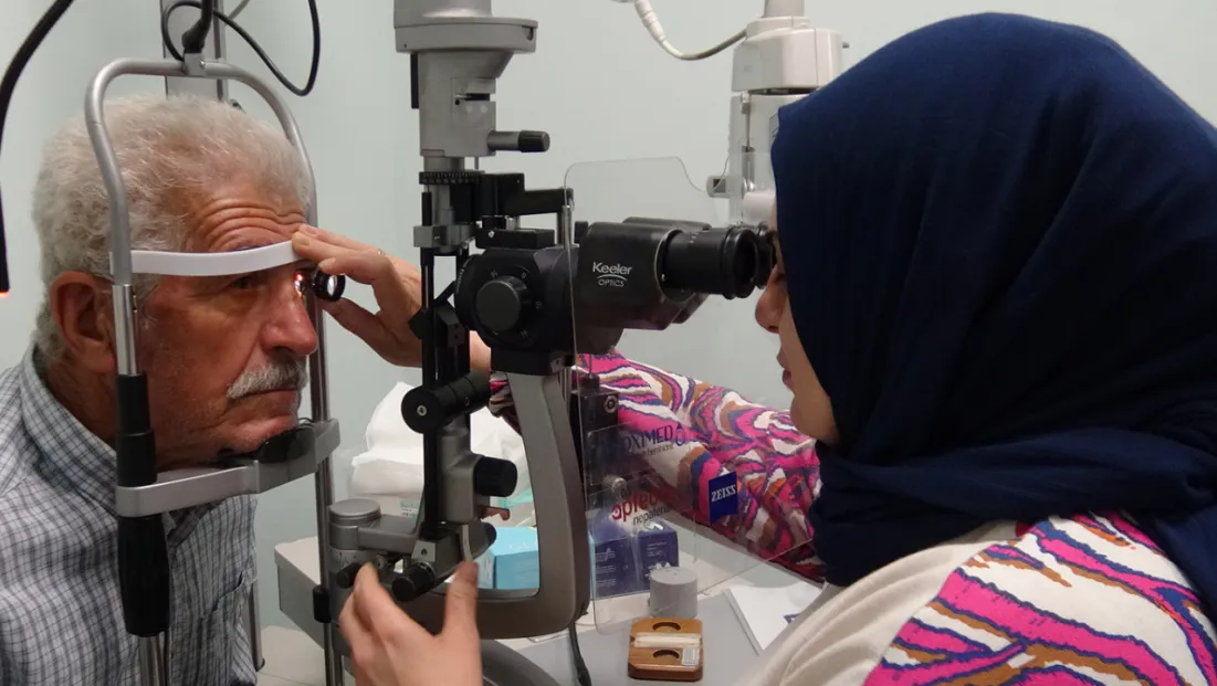 Prof. Dr. Akpolat: Sigara, göz sağlığını tehdit eden ciddi bir risk faktörüdür
