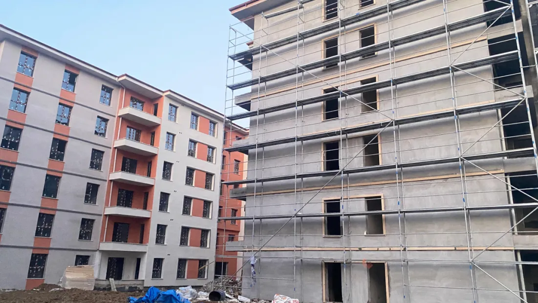 TOKİ İnşaatında Kaza: Genç İşçi Yüksekten Düştü