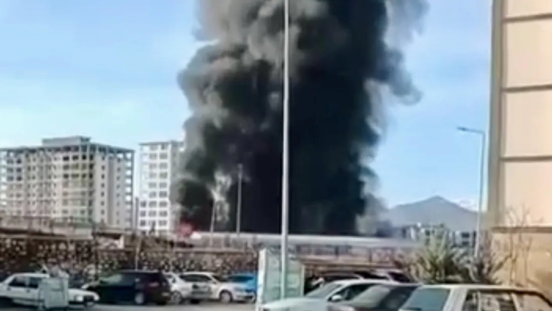 Yeşilyurt’ta Korkutan Yangın: İşçi Konteynerleri Alevlere Teslim Oldu