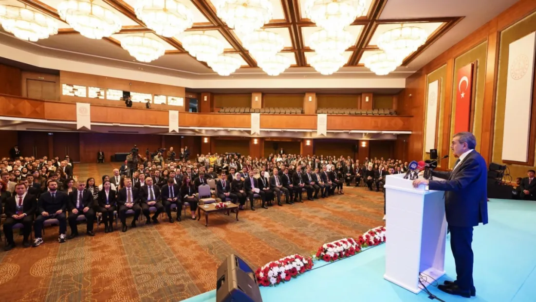 Yusuf Tekin: 2013’te YLSY burslarını FETÖ vesayetinden kurtardık