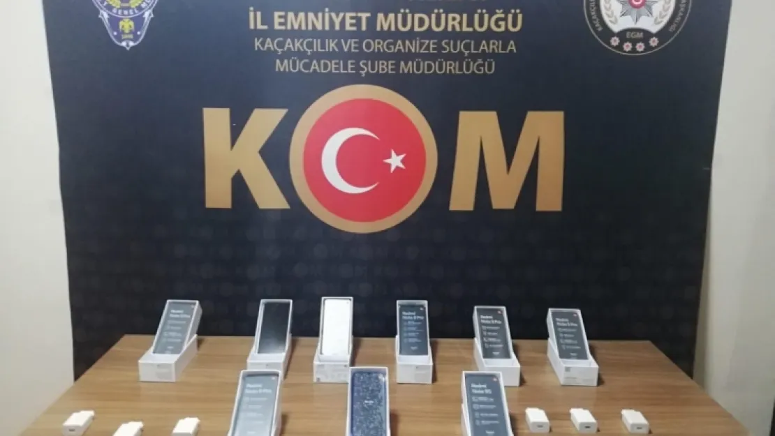 12 Adet Gümrük Kaçağı cep telefonları ele geçirildi