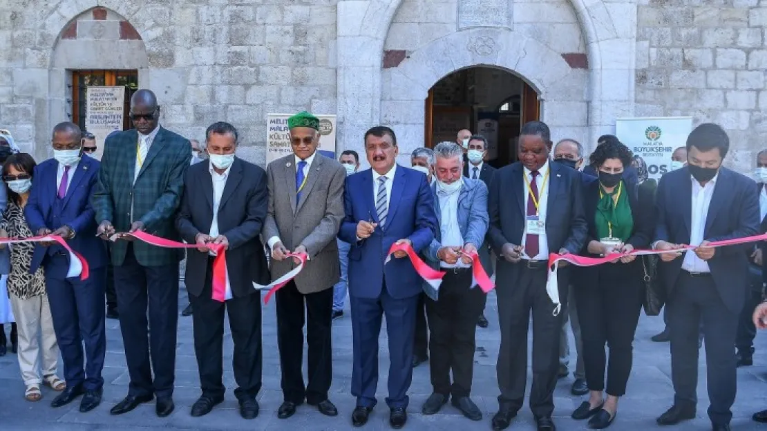 22 Üniversiteden 51 akademisyenin katıldığı Foto Akademi Sergisi Açıldı