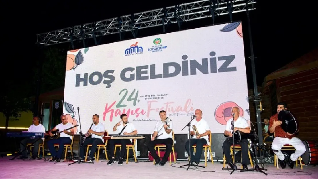 24'üncü Kayısı Festivali'nde İlk Gün Çeşitli Etkinliklerle Tamamlandı