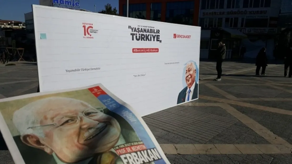 7'den 70' e Herkes Erbakan Hoca'ya Olan Duygularını Fikir Duvarına Yazdı