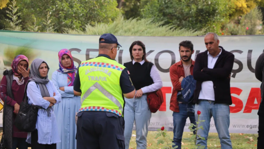 Aday Sürücülere Son Ders Trafik Jandarma'sından