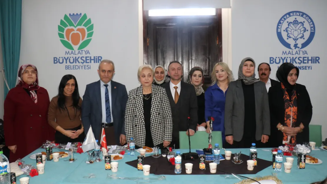 AKÇADAĞDER Ailesinden Kadınlara Yönelik 8 Mart Özel Etkinliği: Deprem ve Kadınların Önemi Vurgulandı!