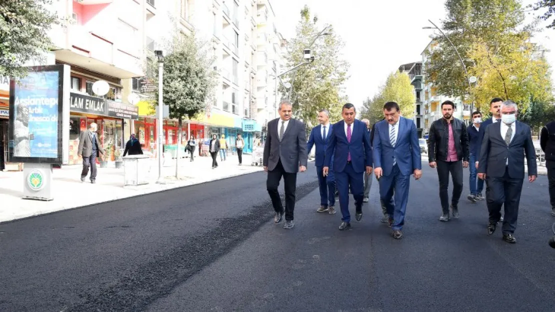 Alt Ve Üst Yapısıyla Birlikte Sivas Caddesi Tamamen Yenileniyor