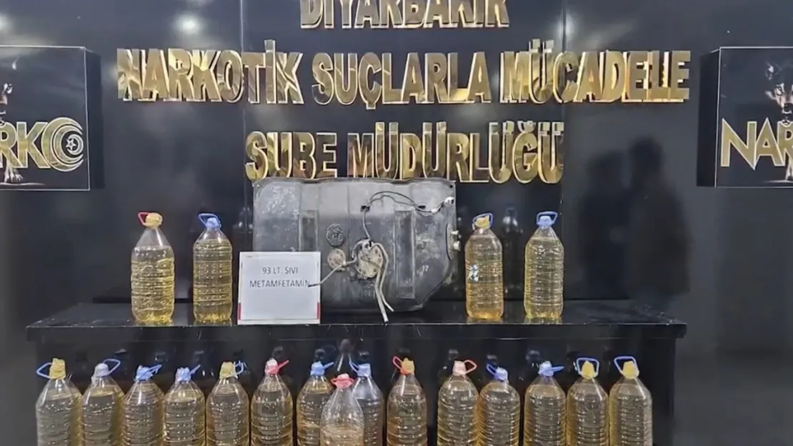 Aracın yakıt deposunda 93 litre sıvı uyuşturucu ele geçirildi