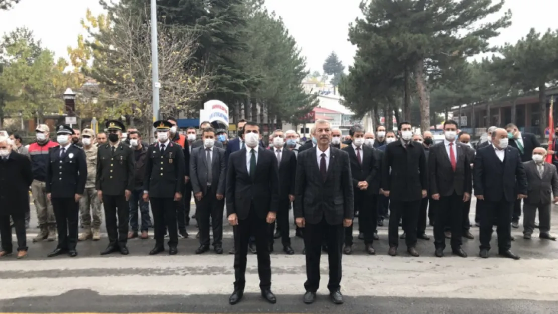 Arapgir'de 10 Kasım Atatürk'ü Anma Programı Düzenlendi