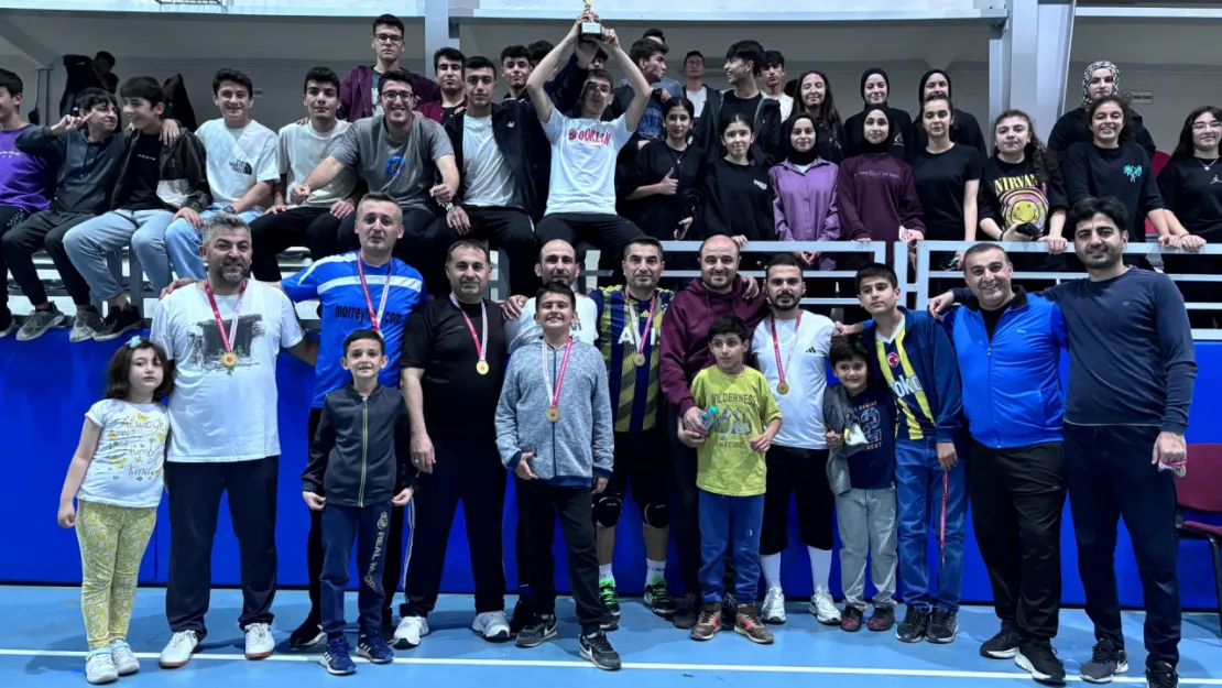 Arapgir'de  Gençlik Haftası Voleybol Turnuvası düzenlendi.