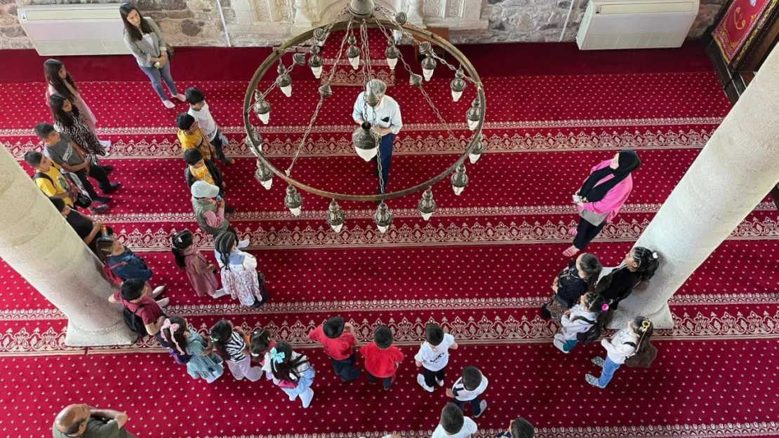 Arapgir'de Öğrencilere Yönelik Tarih Ve Kültür Gezisi Düzenlendi