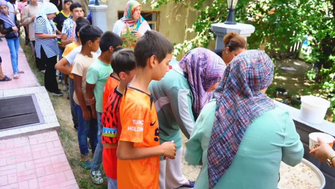 'Aşure Birlik, Beraberlik ve Paylaşmanın Simgesidir'