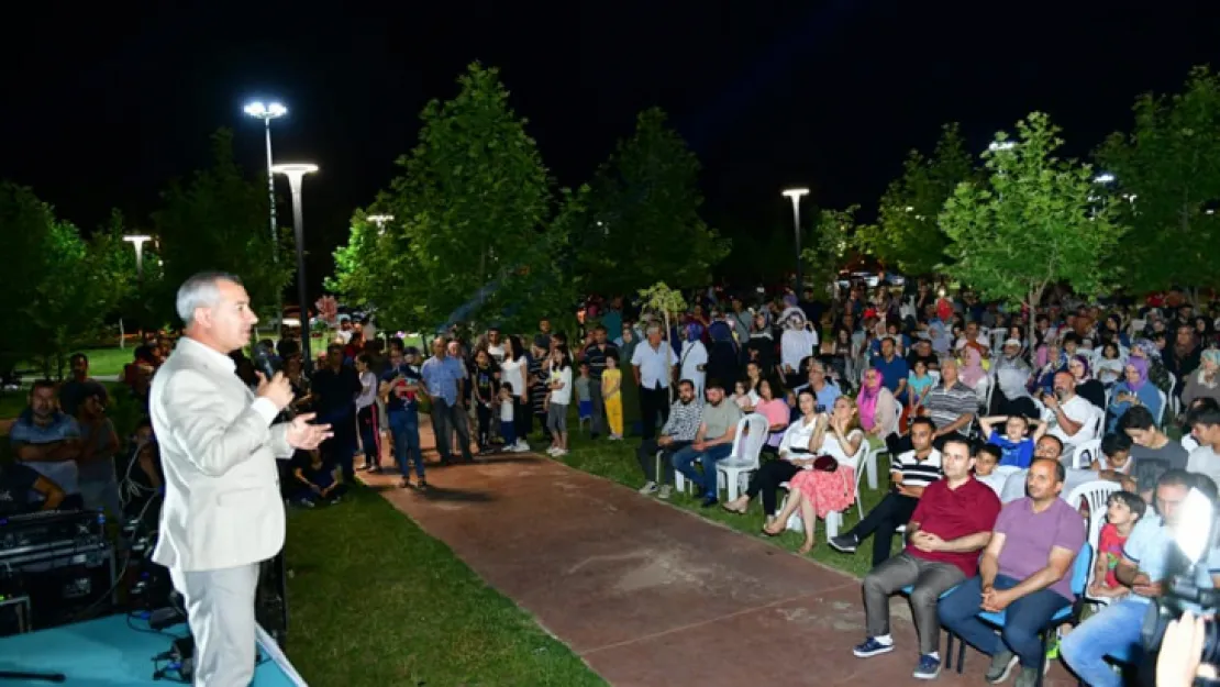 'Babalarımız, Fedakârlığın ve Özverinin Simgesidir''