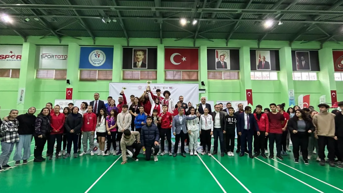 Badminton Türkiye Şampiyonasında 3 altın iki gümüş madalya