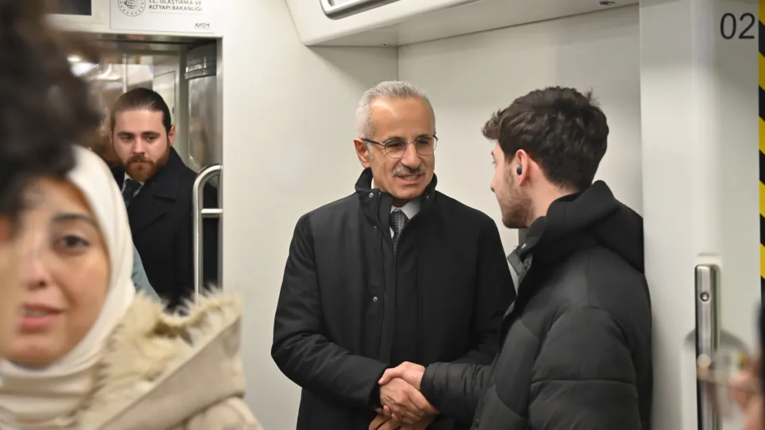 Bakan Uraloğlu, Ankara Uçağına Metroyla Ulaştı