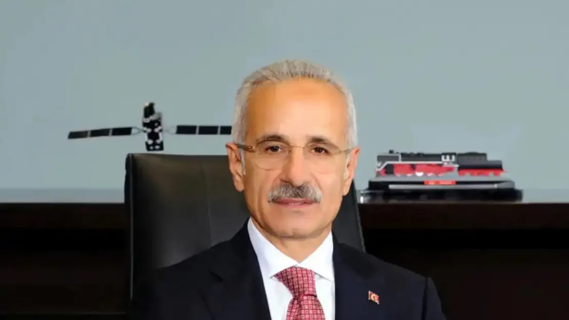 Bakan Uraloğlu:. Instagram saat 21:30'da yeniden erişime açılacak