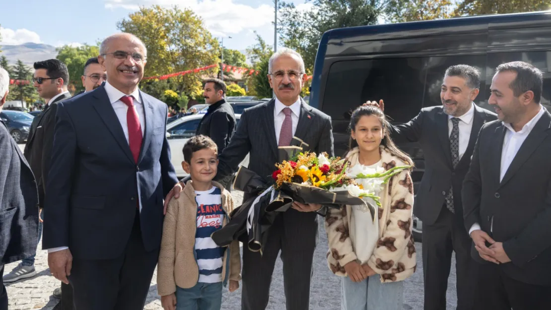 Bakan Uraloğlu Malatya Büyükşehir Belediye Başkanı Sami Er'i Ziyaret Etti