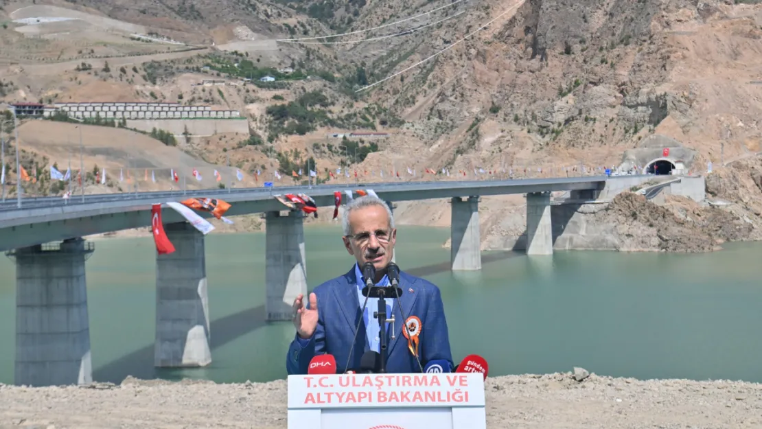 Bakan Uraloğlu Yusufeli Merkez Viyadüğü Açılış Törenine Katıldı