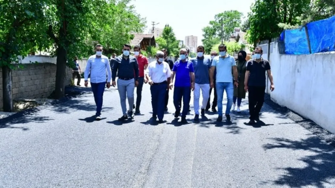 Başkan Çınar, Hoca Ahmet Yesevi Mahallesinde Gerçekleşen Yol Yenileme Hizmetlerini İnceledi