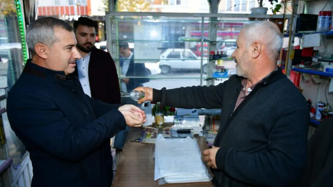 Başkan Çınar, İlçedeki Esnafları İşyerlerinde Ziyaret Edip Taleplerini Dinledi