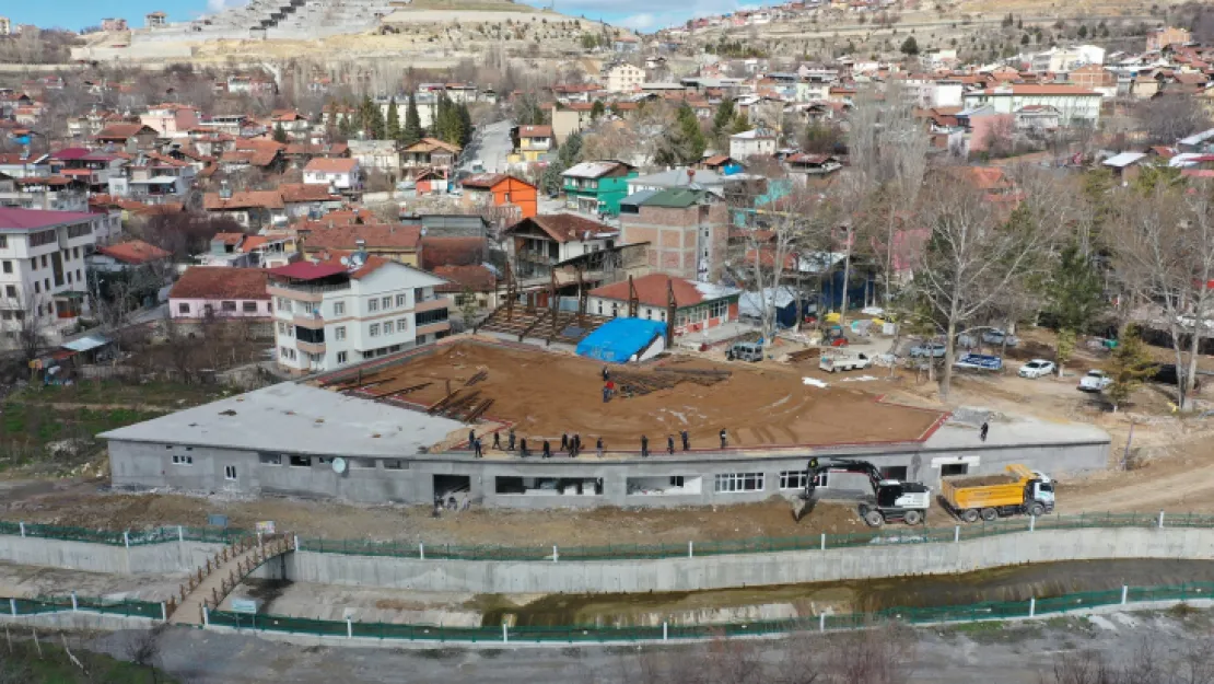 Başkan Çınar'ın Yeni Dönem Vaatlerinden Yeşilyurt Güreş Sahası Hızla Yükseliyor