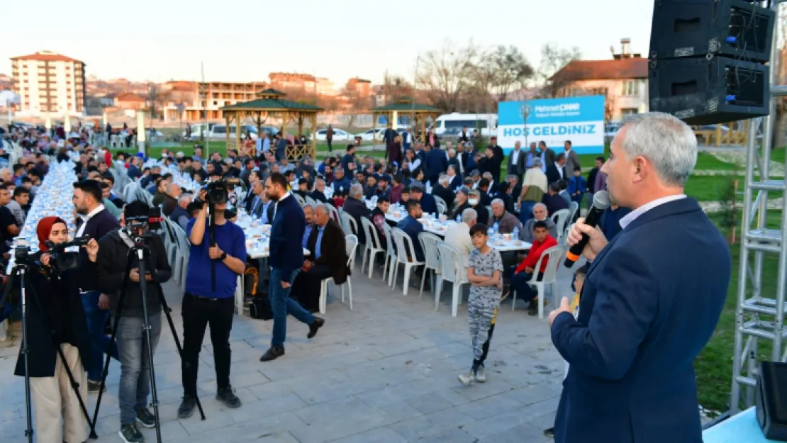 Başkan Çınar'ın Yeni Dönem Vaatlerinden Kaynarca Sosyal Tesisleri Ve Parkın Açılışı Yoğun İlgi Altında Gerçekleşti