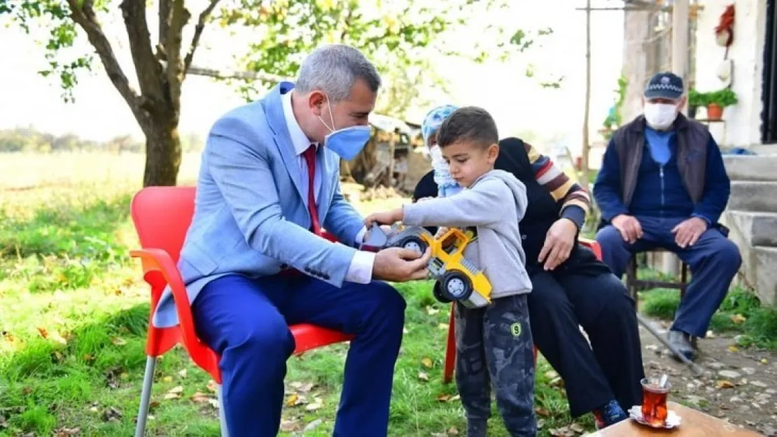 Başkan Çınar, Makbule Sultansuyu'nun Çay Davetini Geri Çevirmedi