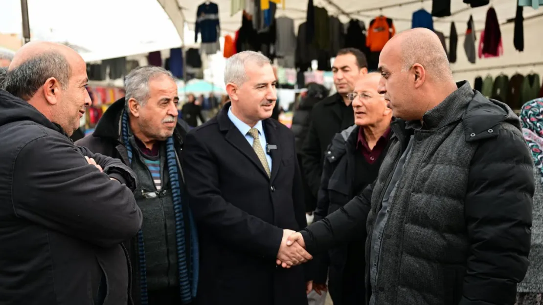 Başkan Çınar, Pazarcı Esnafını Ziyaret Ederek Taleplerini Dinledi