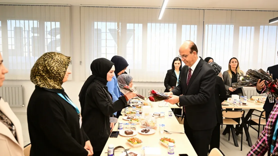 Başkan Geçit, Kadın Personelleri İftar Yemeğinde Misafir Etti