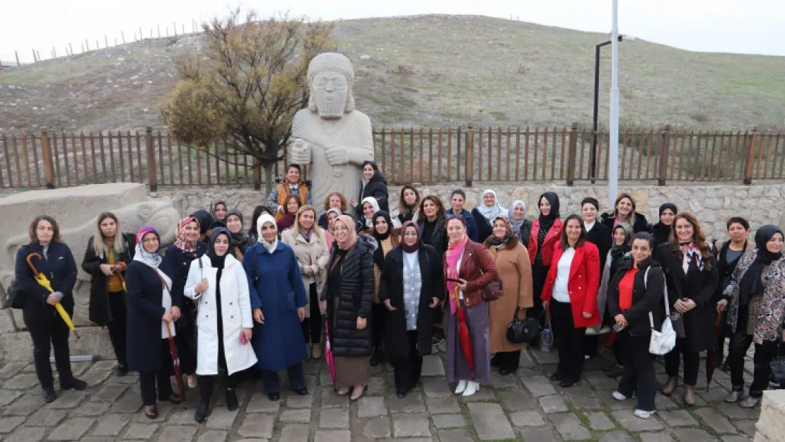 Başkan Güder'den 24 Kasım Öğretmenler Gününe Özel Kutlama