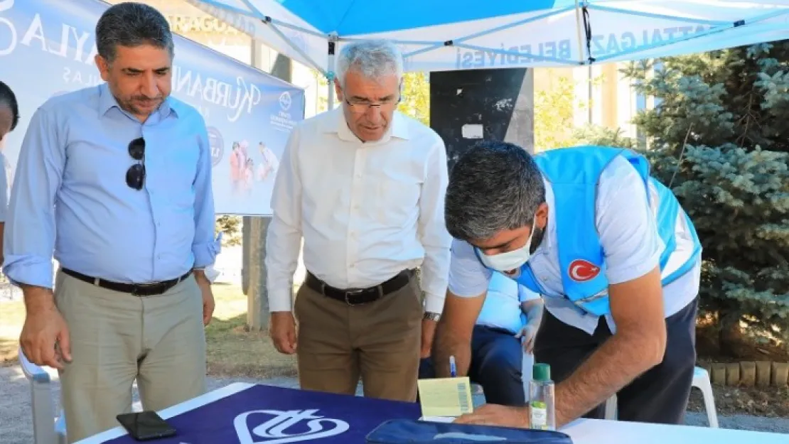 Başkan Güder, Kurban Bağışında Bulundu