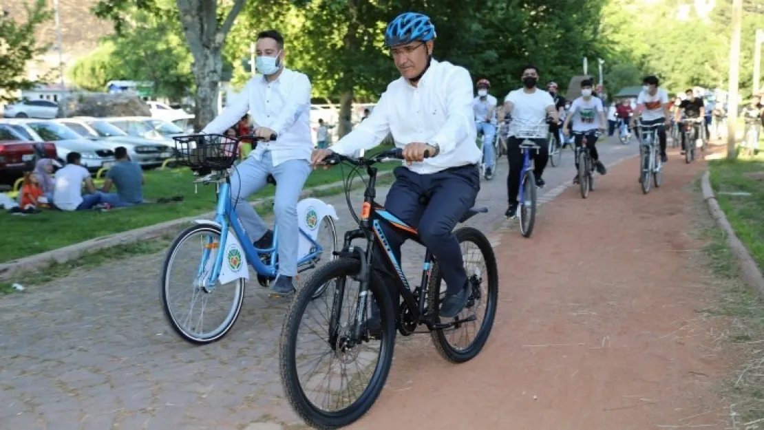 Başkan Güder, Sağlıklı Bir Yaşam İçin Gençlerle Pedal Çevirdi