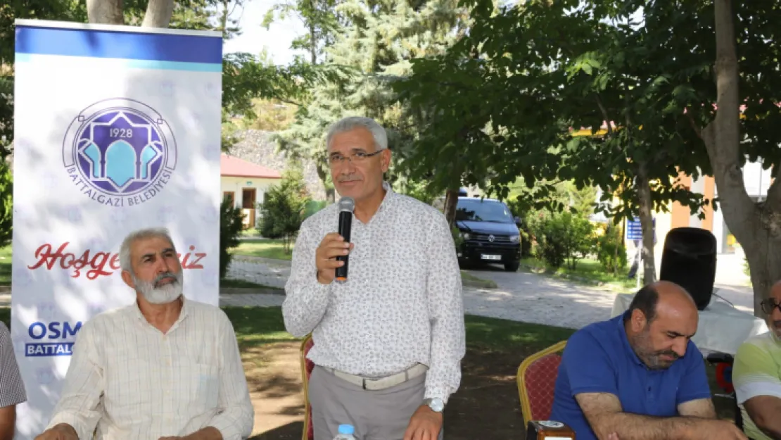 Başkan Güder, Yazar Yücetaş Ve İmam Hatip Lisesi Mezunlarını Ağırladı