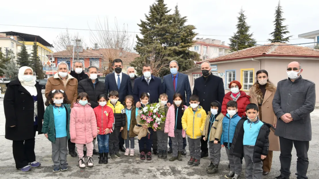 Başkan Gürkan, Hacı İbrahim Işık İlkokulunu Ziyaret Etti