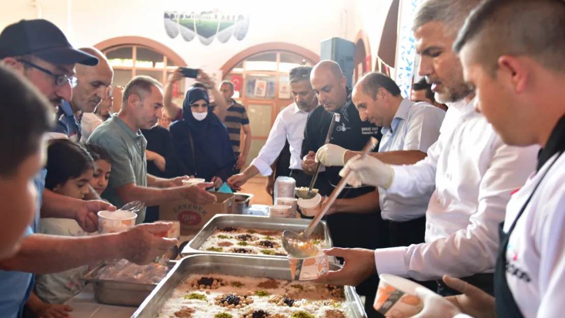 Başkan Sami Er, Vefa Konağında Düzenlenen Aşure Programına Katıldı